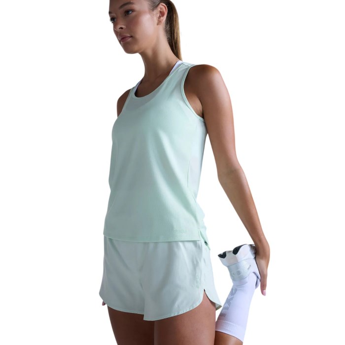 2XU Womens Aero Mesh Singlet - Mint Dust/Mint Reflective