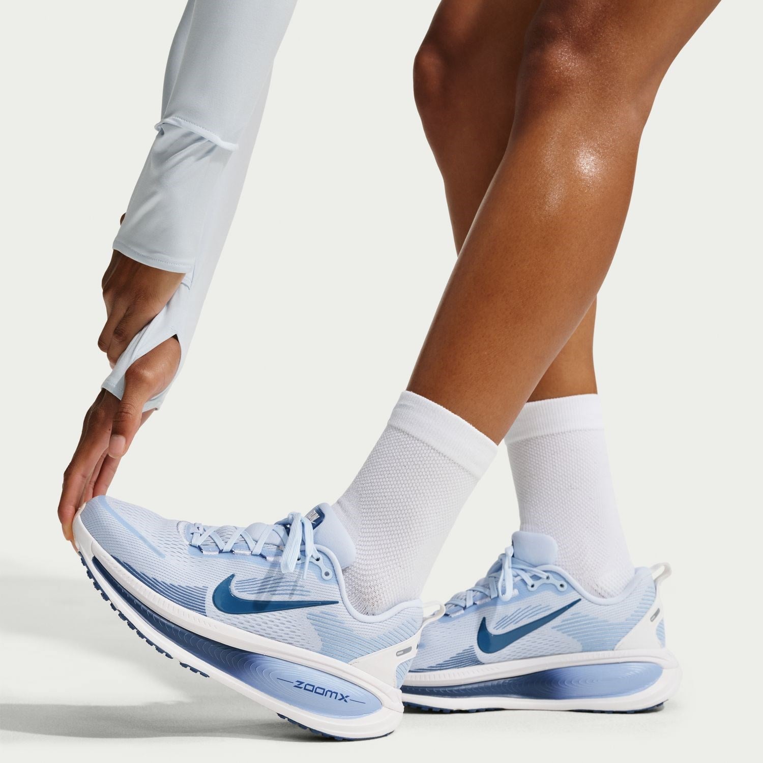 Nike Vomero 18 - Womens Running Shoes - Hydrogen Blue/Mystic Navy-Aluminum - image 7
