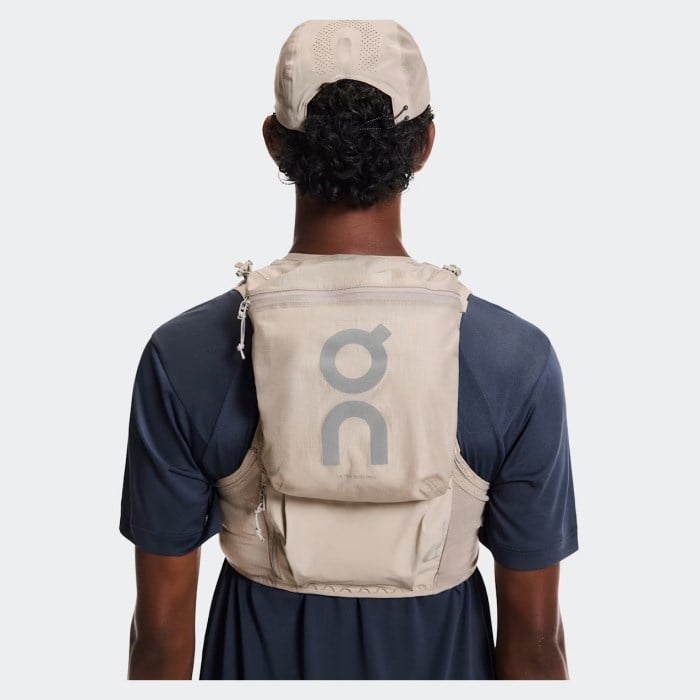 On Ultra Vest Pro with Flasks - Fog - image 2