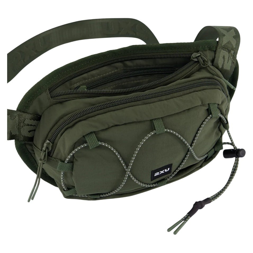 2XU Unisex Motion Cross Body Bag - Hunter Green/Harbour Mist - image 3