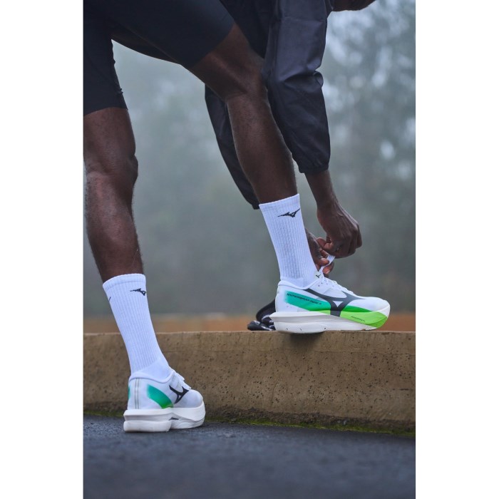 Mizuno Hyperwarp Pure 2 - Unisex Racing Shoes - White/Black/Lime Burst - image 7