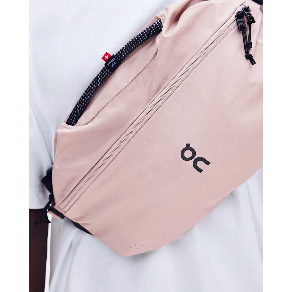 On Sling Pack 9L - Biscuit/Black - image 3