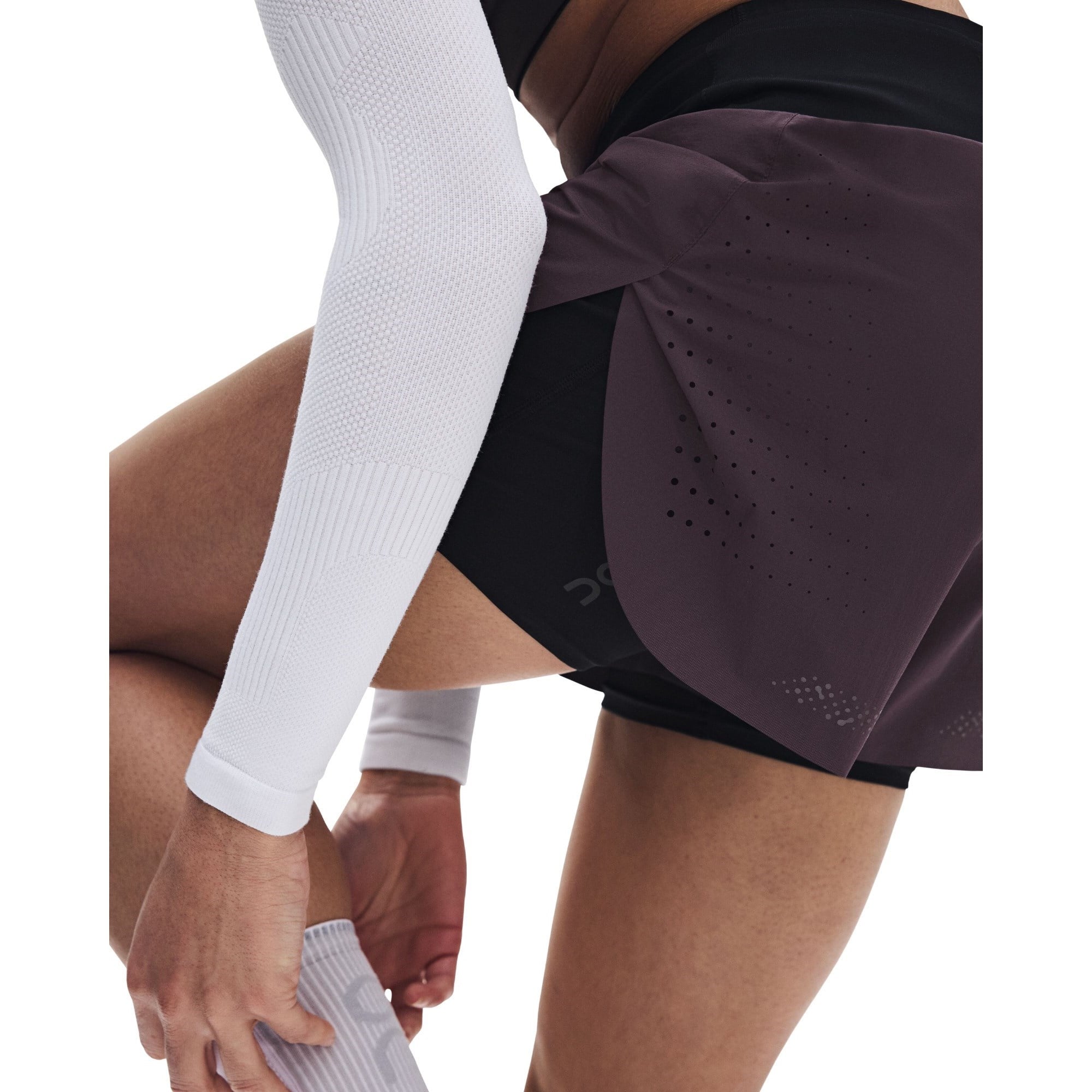 On Zero Womens 2-In-1 Running Shorts - Urchin/Black - image 8