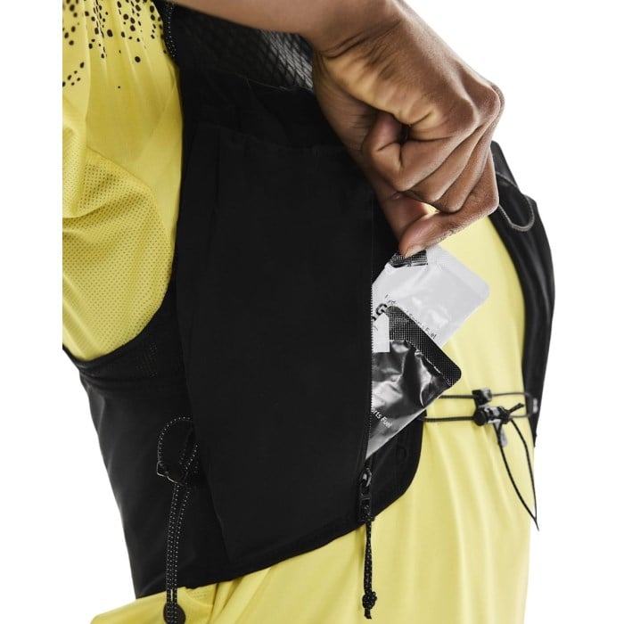 On Ultra Vest Pro with Flasks - Black