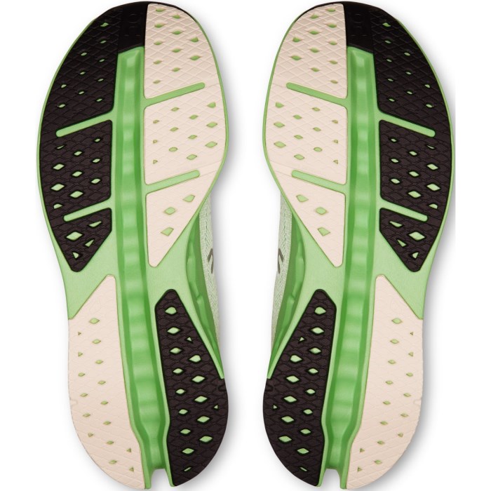 On Cloudsurfer Max - Mens Running Shoes - Ivory/Honeydew