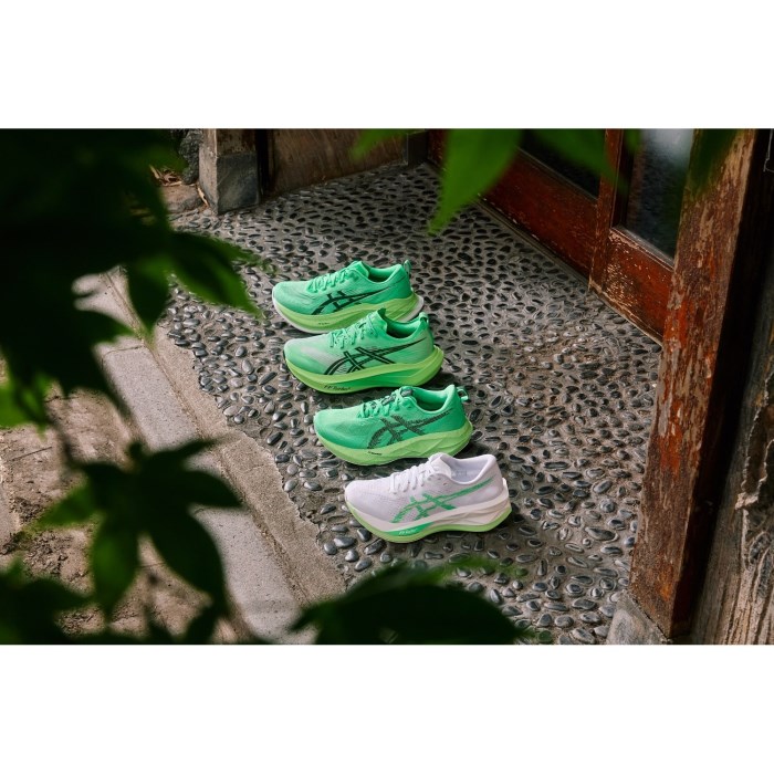 Asics Novablast 5 Ekiden - Mens Running Shoes - Vital Green/Black