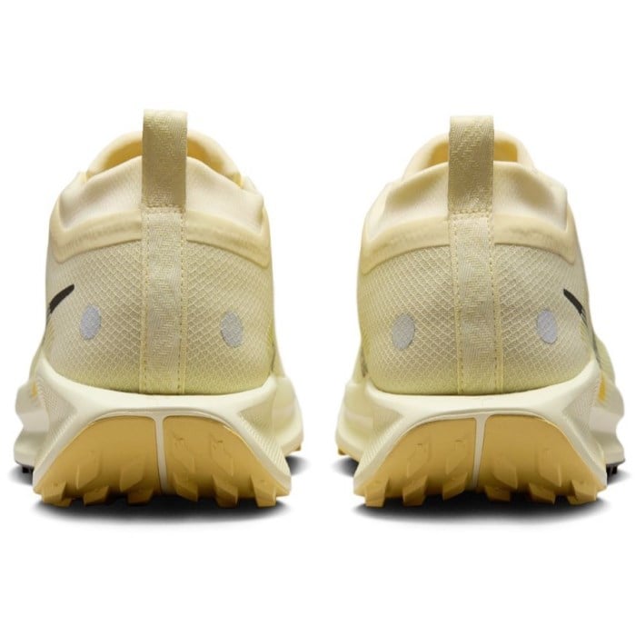 Nike Pegasus Trail 5 GTX - Mens Trail Running Shoes - Alabaster/Medium Ash/Saturn Gold