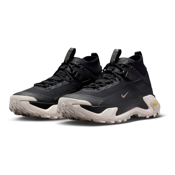 Nike ACG Zegama Hike - Mens Hiking Shoes - Black/Ironstone/Cream - image 2