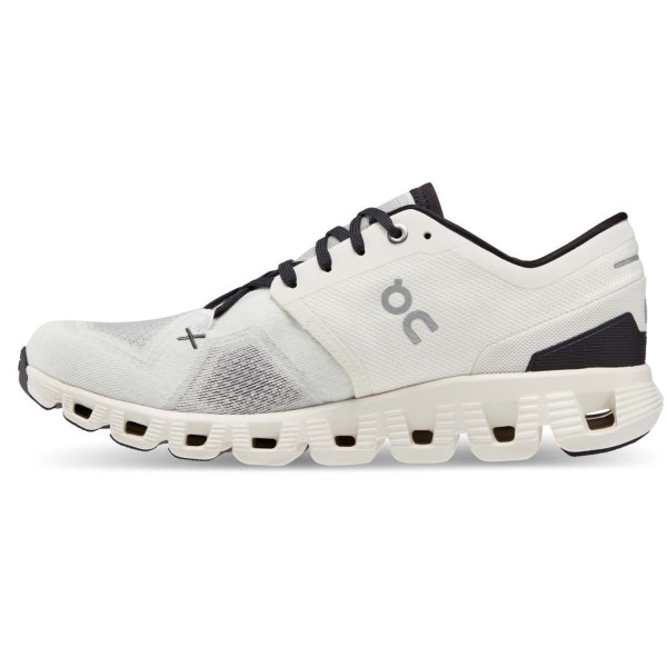 On Cloud X 3 - Womens Running Shoes - White/Black