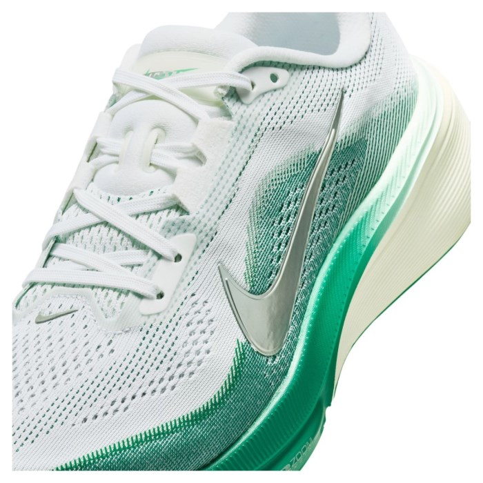 Nike Pegasus 42 - Womens Running Shoes - White/Metallic Silver/Malachite