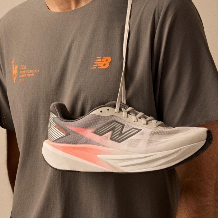 New Balance FuelCell Rebel v5 New York - Womens Running Shoes - Grapefruit/Grey Matter/Poppy