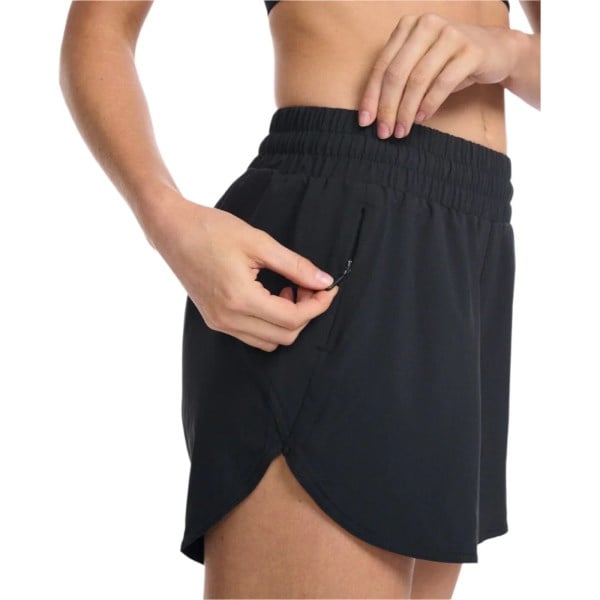 2XU Aero Womens 5 Inch Running Shorts - Black/White