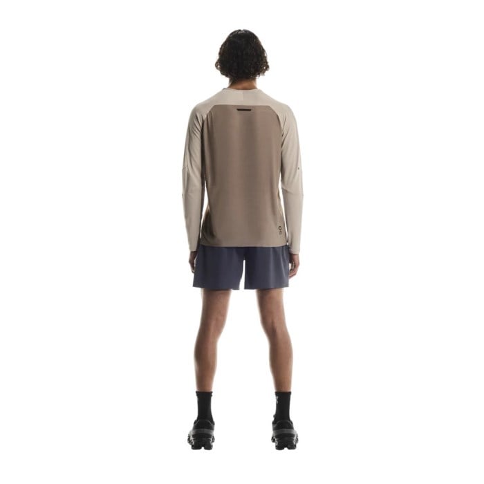 On Running Performance Long-T Mens Running Top - Desert/Cinder