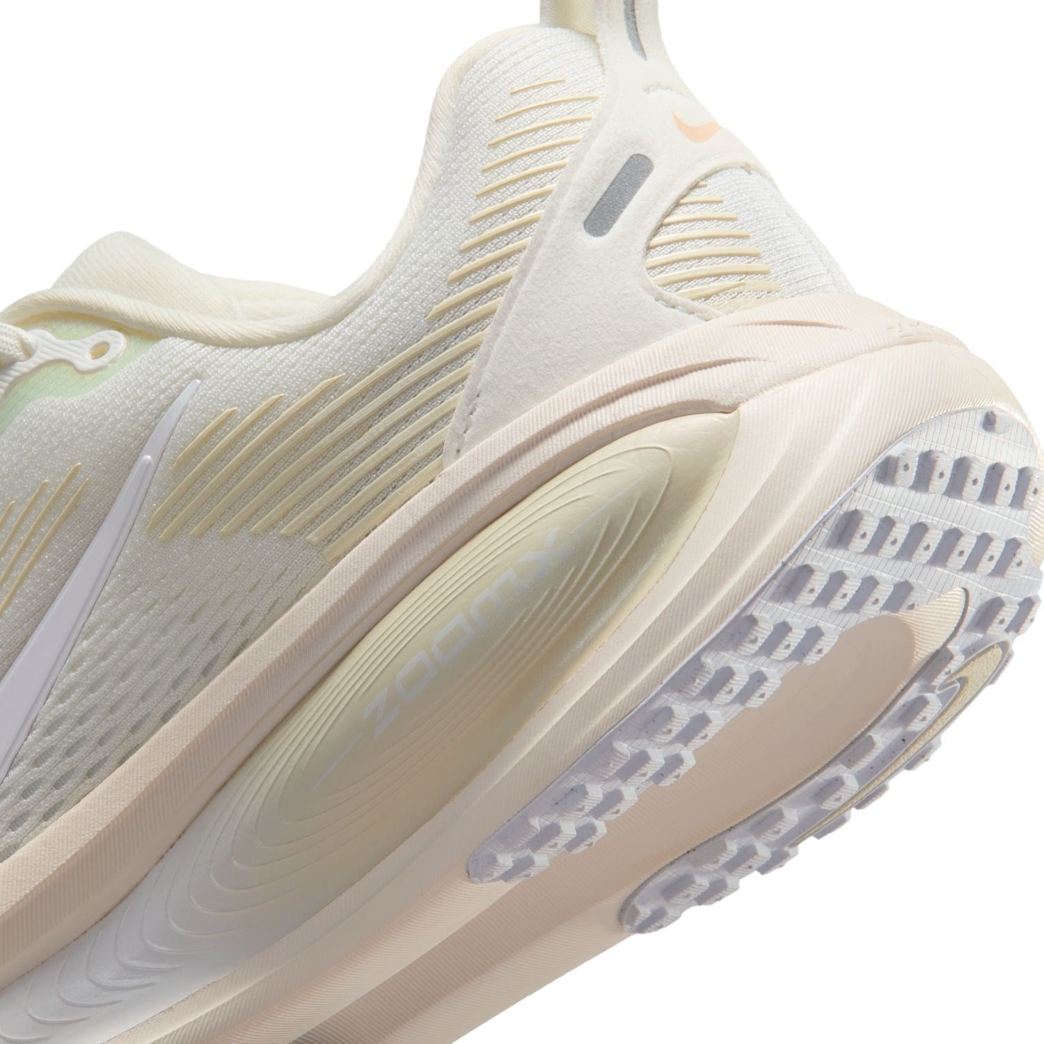 Nike Vomero 18 - Womens Running Shoes - Summit White/White/Chalk/Sea Glass