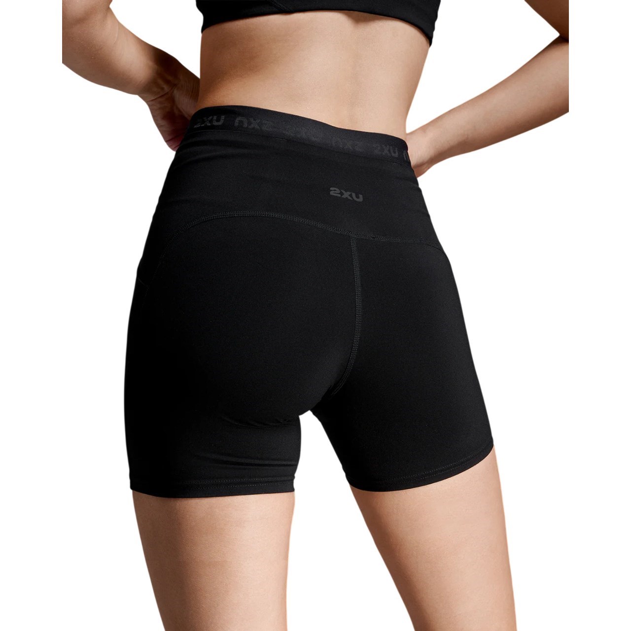 2XU Form Stash Hi-Rise Womens 4 Inch Compression Shorts with Pockets - Black/Black