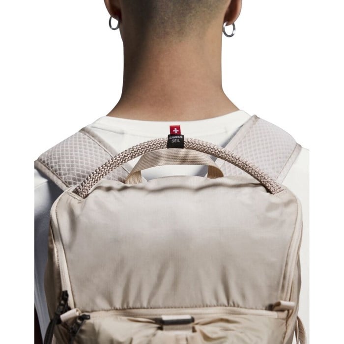 On Speed Pack 18L Lite Backpack - Sand