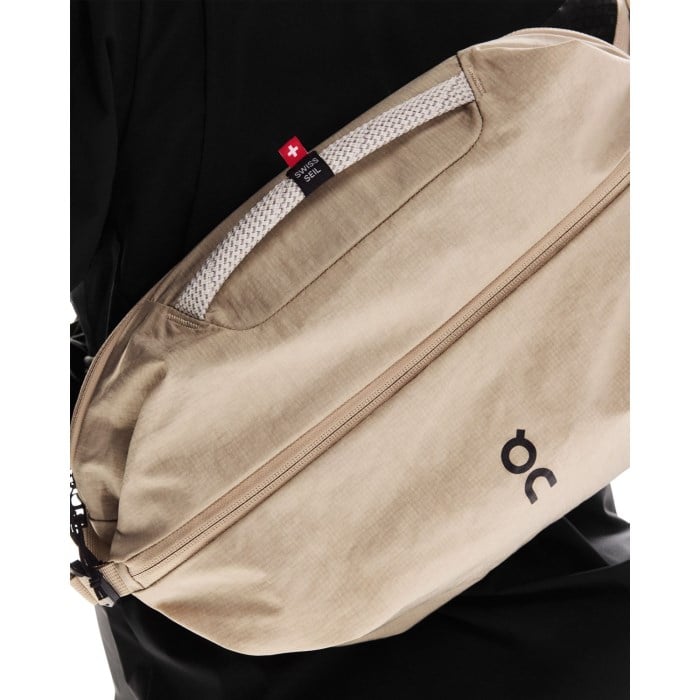On Sling Pack 9L - Sand