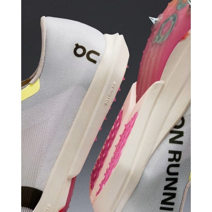 On CloudSpike Amplius 2 - Mens Long Distance Track Running Spikes - White/Raspberry