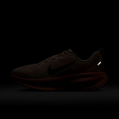 Nike Vomero 18 - Mens Running Shoes - Orange Chalk/Black/Total Oramge/Volt