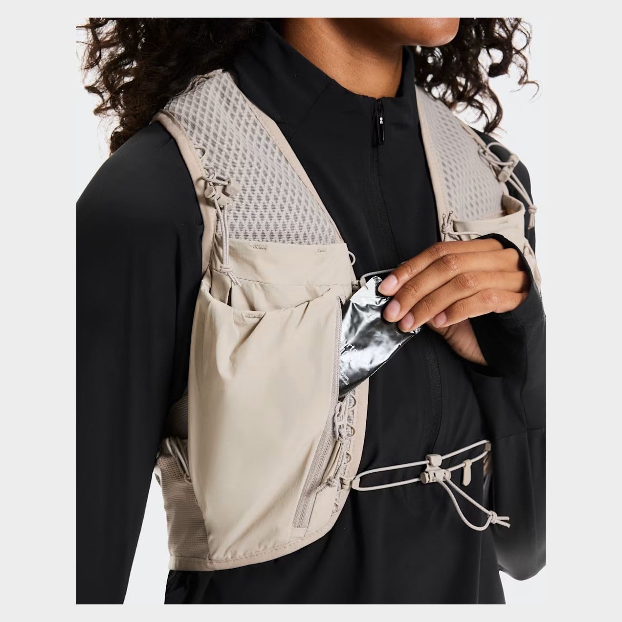 On Ultra Vest Pro with Flasks - Fog - image 6