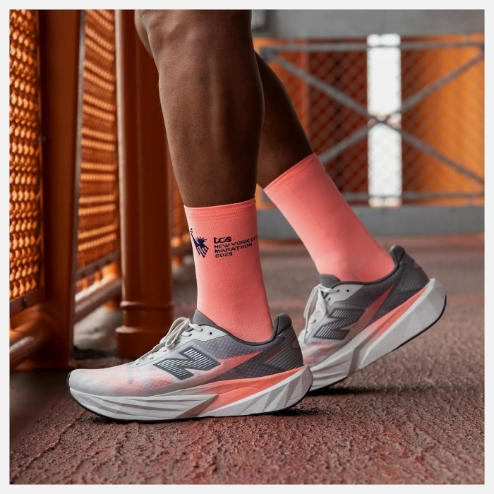 New Balance FuelCell Rebel v5 New York - Womens Running Shoes - Grapefruit/Grey Matter/Poppy