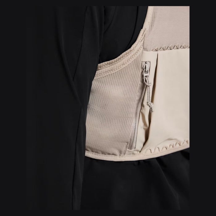 On Ultra Vest Pro with Flasks - Fog - image 7