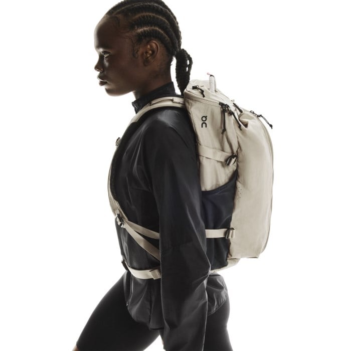 On Speed Pack 30L - Sand/Black
