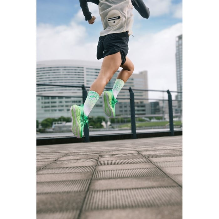 Asics Novablast 5 Ekiden - Mens Running Shoes - Vital Green/Black