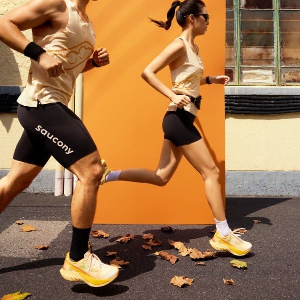 Saucony Endorphin Pro 4 Shanghai - Mens Road Racing Shoes - Straw/Ochre