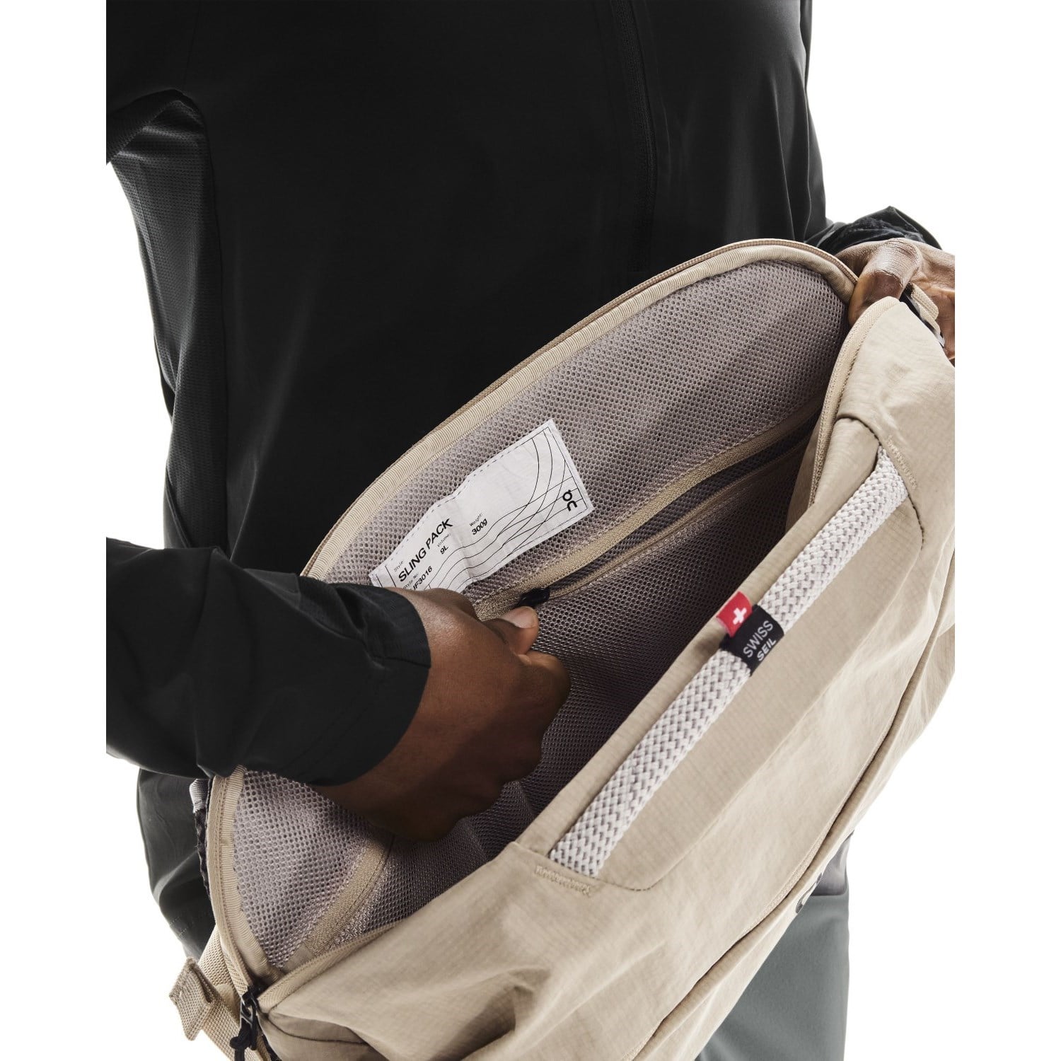 On Sling Pack 9L - Sand