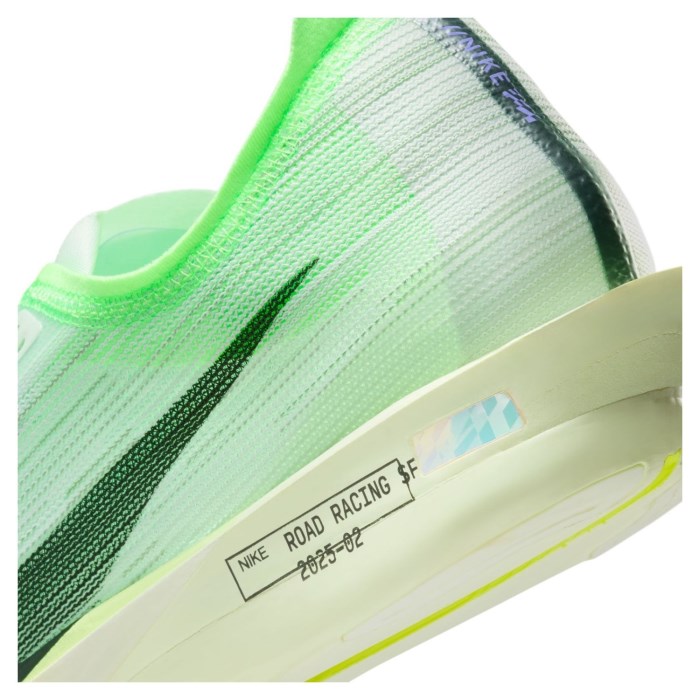 Nike Streakfly 2 - Mens Racing Shoes - Barely Green/Black Spruce/Volt Ice