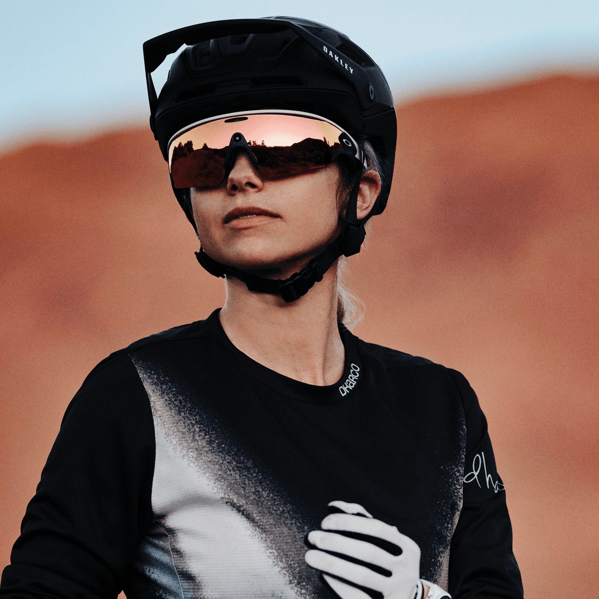 Oakley Meta Vanguard - White/Prizm Rose Gold - image 6