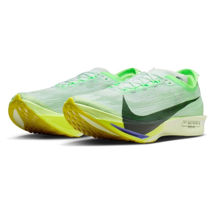 Nike Streakfly 2 - Mens Racing Shoes - Barely Green/Black Spruce/Volt Ice