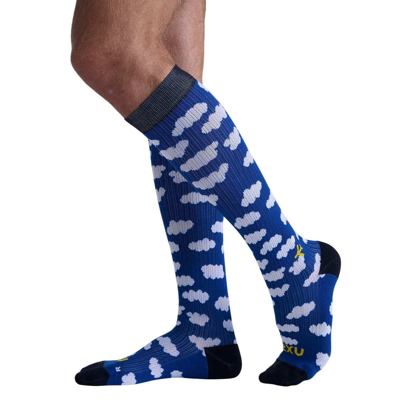 2XU Flight Bamboo Charcoal Unisex Compression Socks - Dark Cloud/Yellow